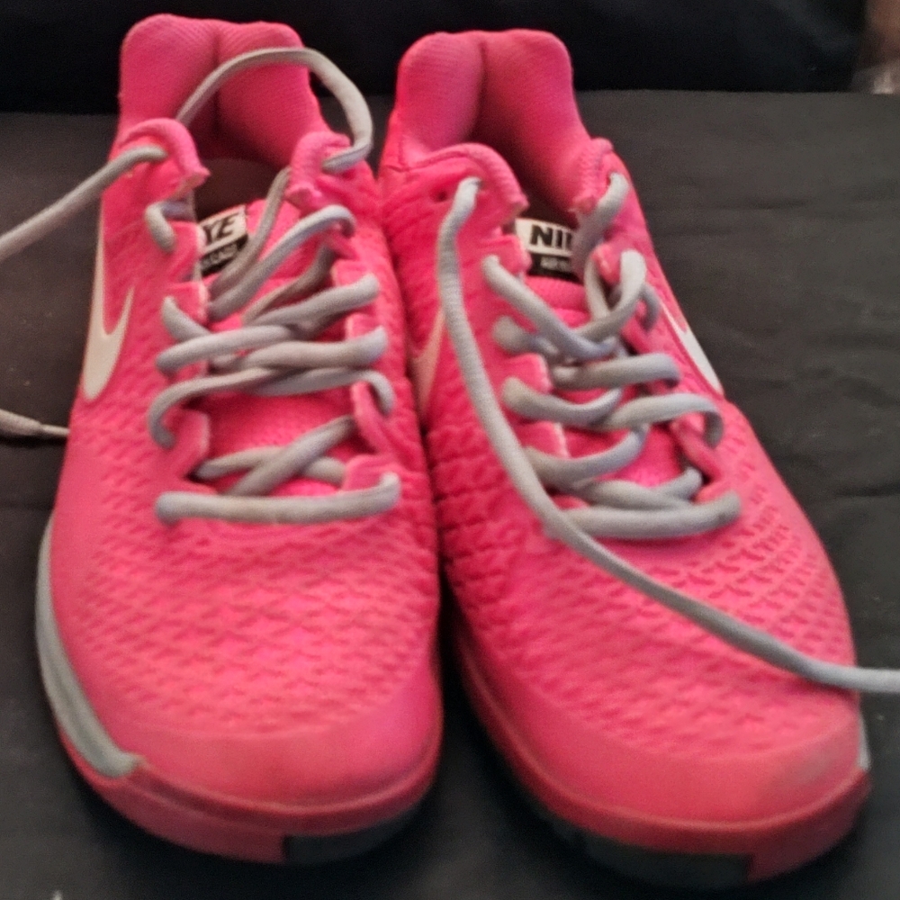 Nike Young Girls Pink Athletic Shoes